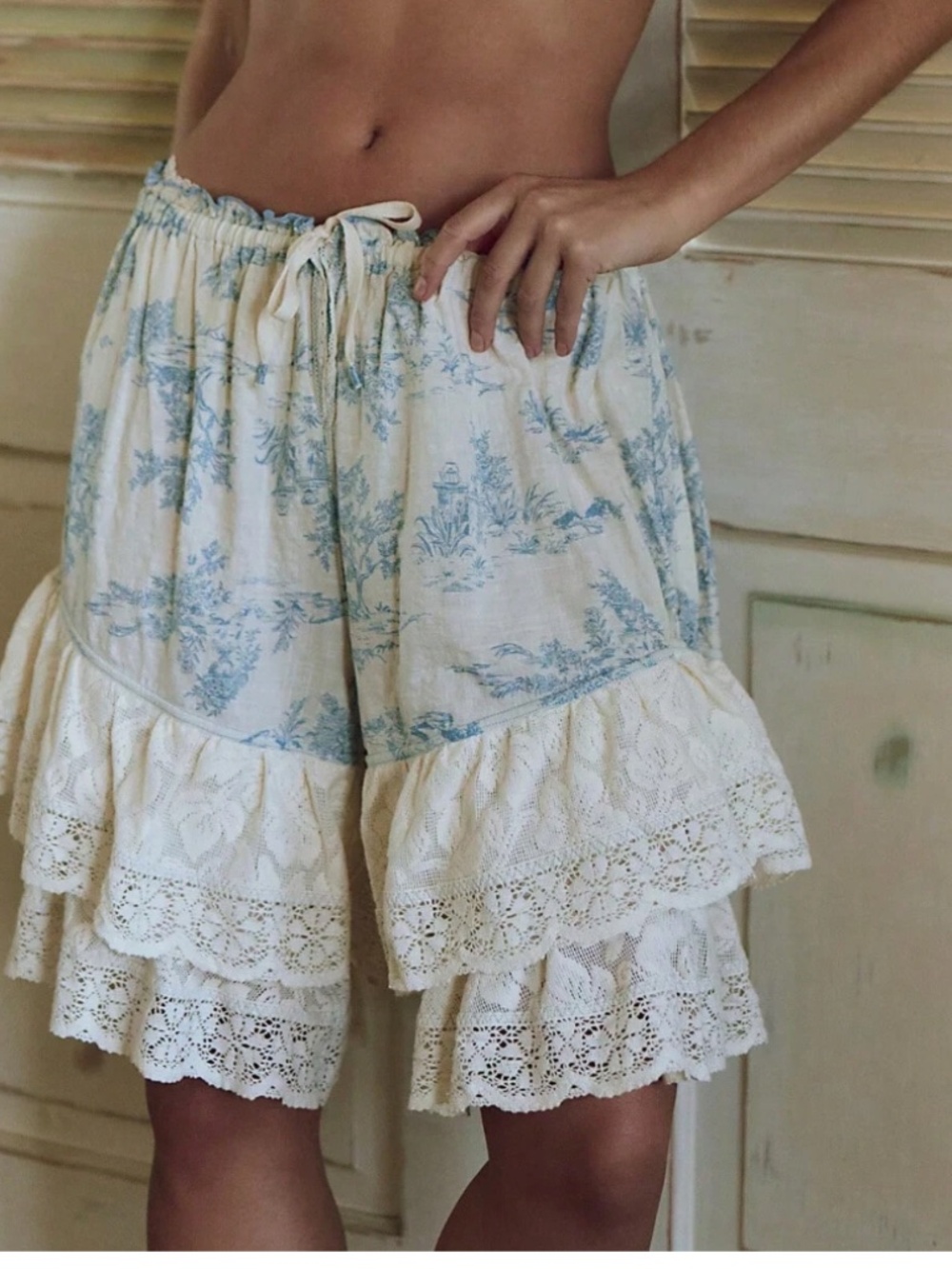 Boho Floral Print Stretchy Waist Tiered Lace Shorts - Picture 10 of 12